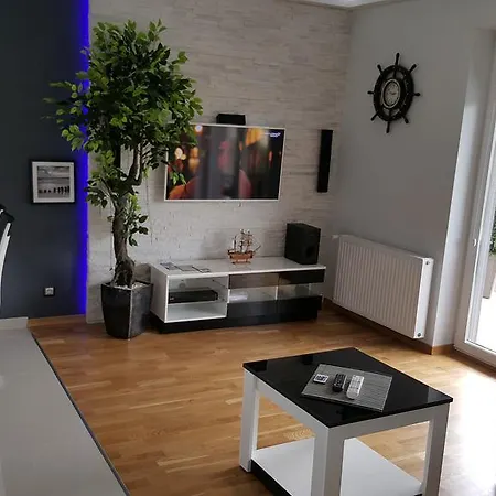 Yacht Apartament *